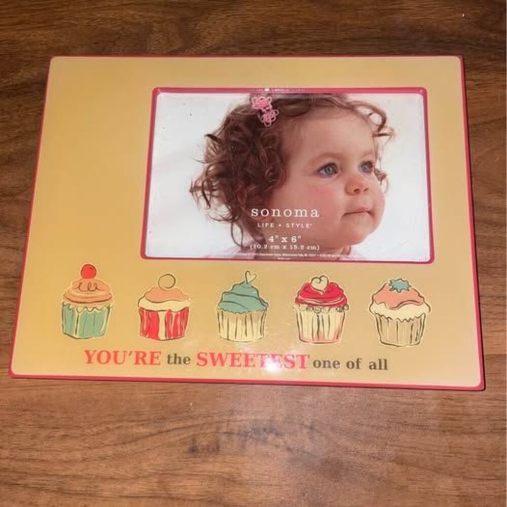Pink Cupcake Frame, 4"x 6", Baby Girl Nursery Decoration, Children's Bedroom
